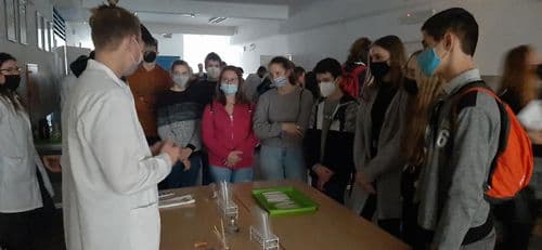 Diákéletről fotó jelenítődik meg