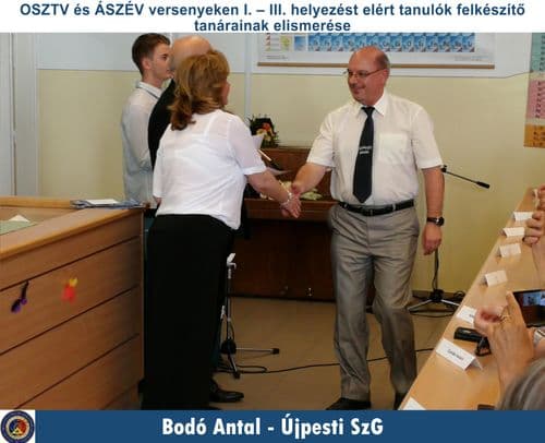 Oktatónkat köszöntjük Oklevéllel